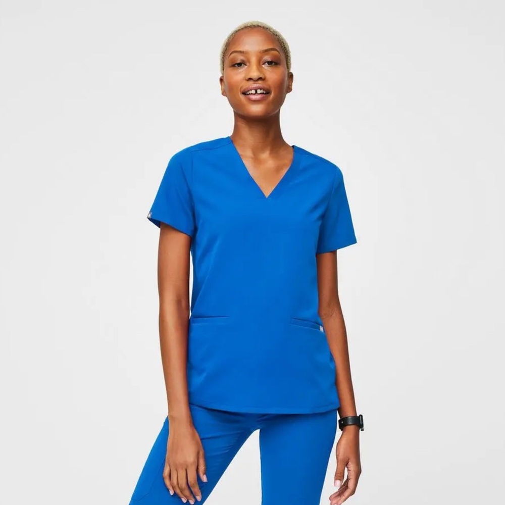Figs Casma Three-Pocket Scrub Top